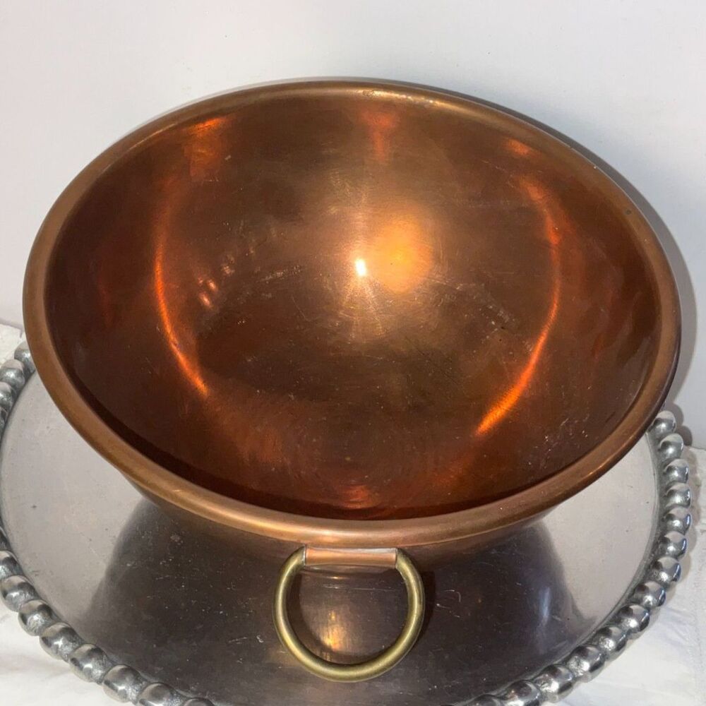 Vintage Copper Mixing Bowl; heavy and well made, nice vintage mixing bowl